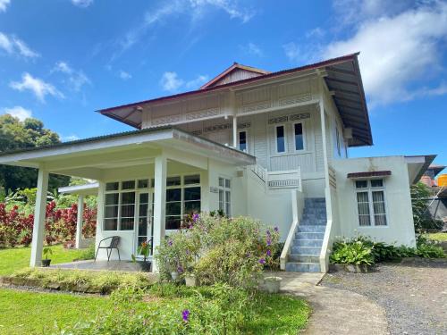 A beautiful and Spacious Rumah Manado 2 Bedrooms with Bathrooms Villa Marion Tomohon