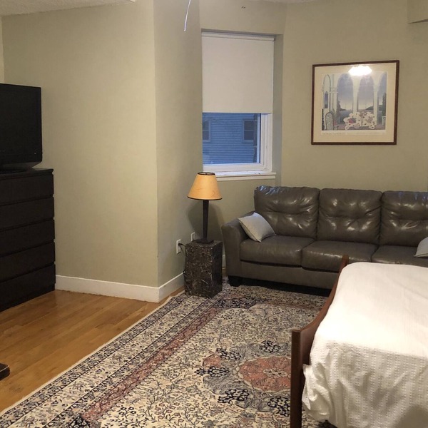 A bright studio in prime commute location, steps to Green line C&D.