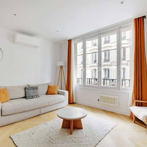 A Comfortable 1-BR/1BA in Saint-Michel
