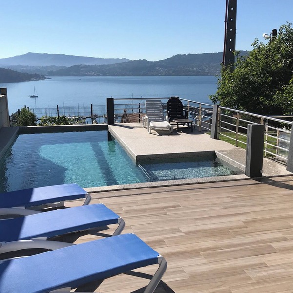 A Costa Vacation home in Combarro
