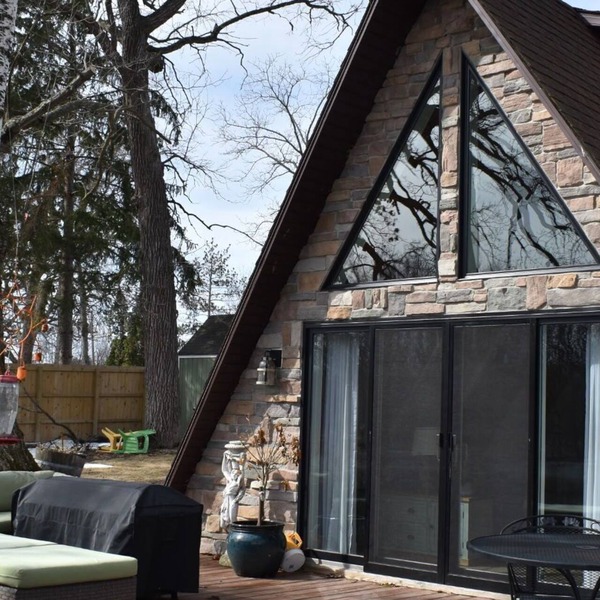 A-Frame Escape: Riverfront, Fire Pit, Kayaks!