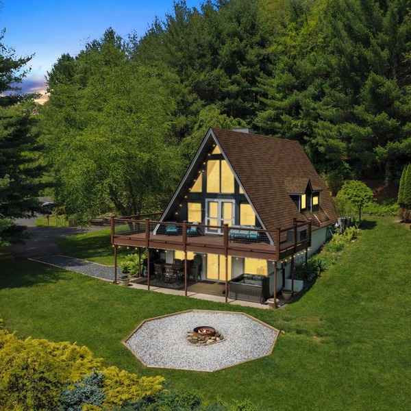 "A Frame Haven" - West Jefferson, NC Mountain Views with Hot Tub