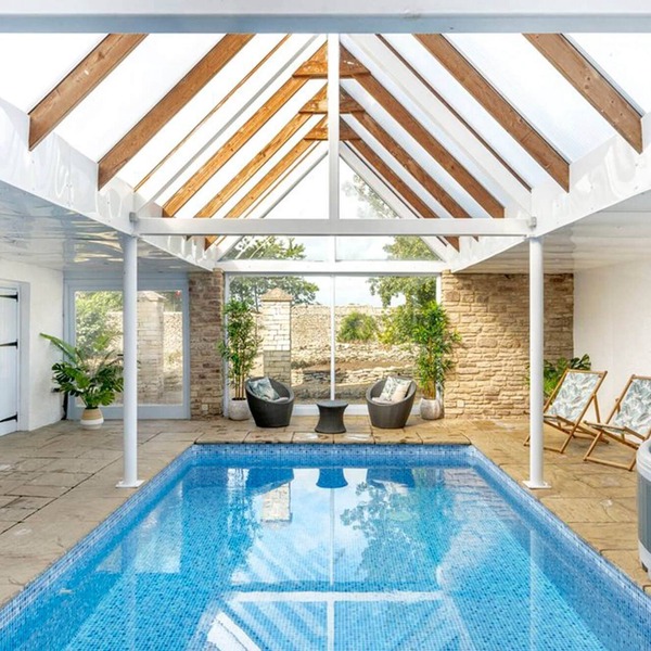 A large group retreat that sleeps 20 guests in 7 bedrooms