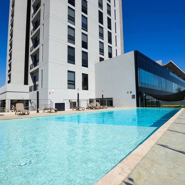 ¡A pasos de Fundidora! Pool, Gym & Parking 6ppl