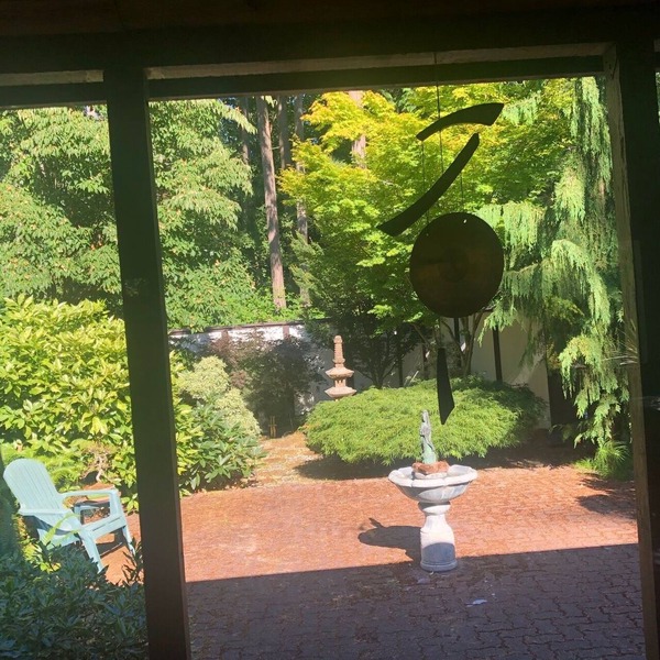 A Peaceful Woodland Retreat 20 minutes from Seattle and from Puget Sound ferries