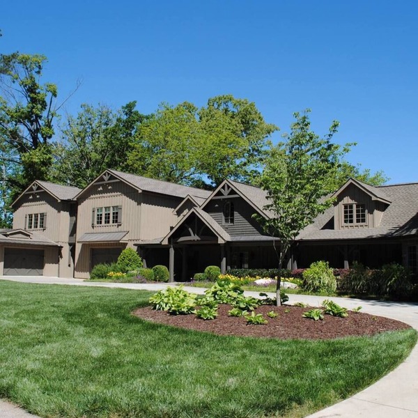 A Private Lakefront Estate Hosting | Reunions | Corporate Retreats