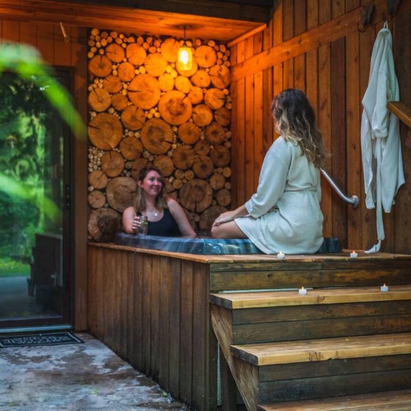 A Retreat -Romantic,Private Hot Tub,Riverside,Forest, Private,Quiet, not a hotel