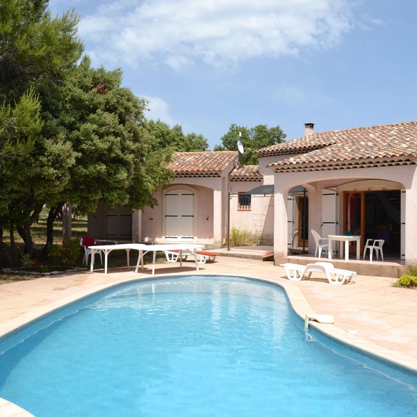 A spacious and peaceful villa ideally located between sea and mountains