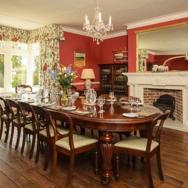 Abbots Manor