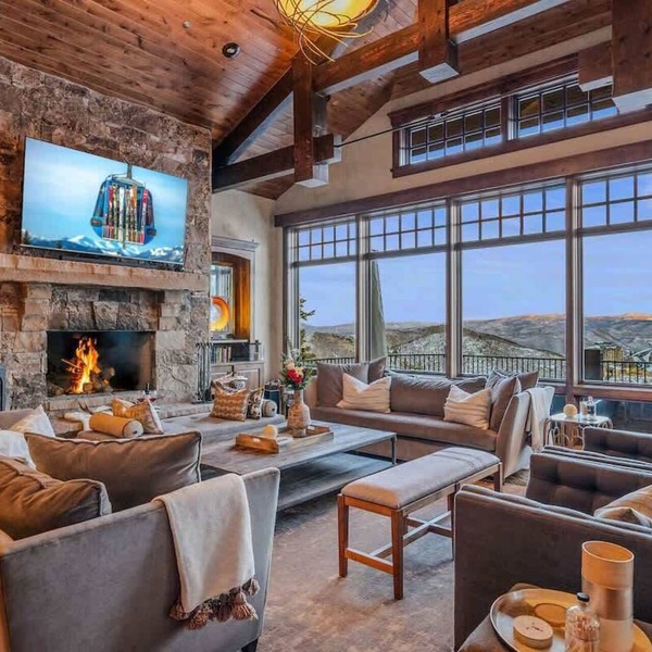 Abode at Mountains Edge, ski-in/ski-out, hot tub, pool table