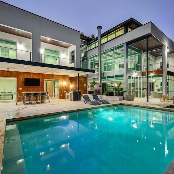 Above Emerald | Waterfront I Dock I Lake Austin | Pool&Spa I Game Room