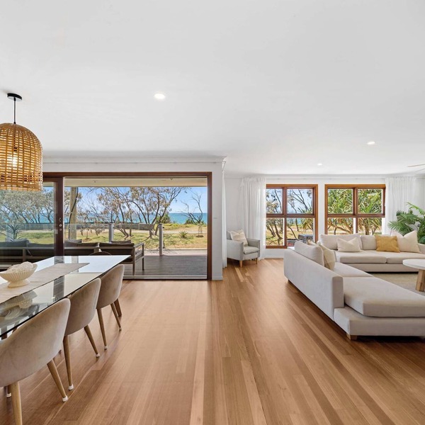 Absolute Beachfront Paradise in Buddina