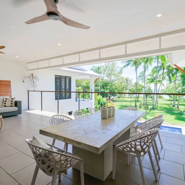 Absolute Beachfront Family Retreat with Heated Pool Sleeps 16