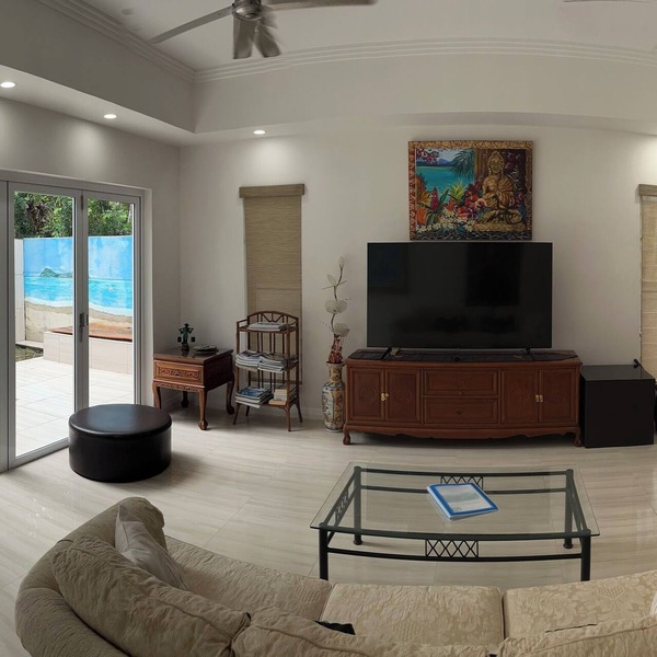 Absolute Beachfront 2 Bedroom Luxury Holiday Home