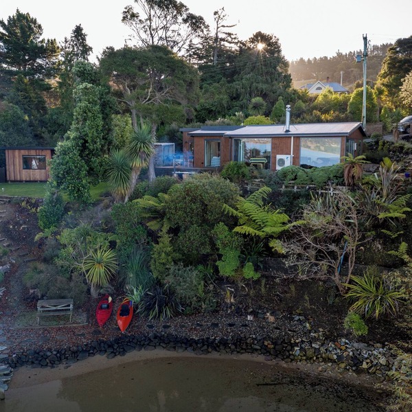 Absolute waterfront retreat with outstanding views, just 15 min north of Dunedin