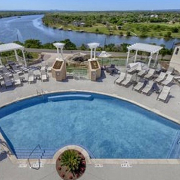 Absolutely gorgeous resort & condos !