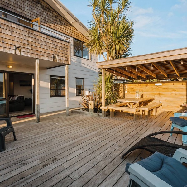 ACCOMMODATE 19 - OCEAN FRONT.
