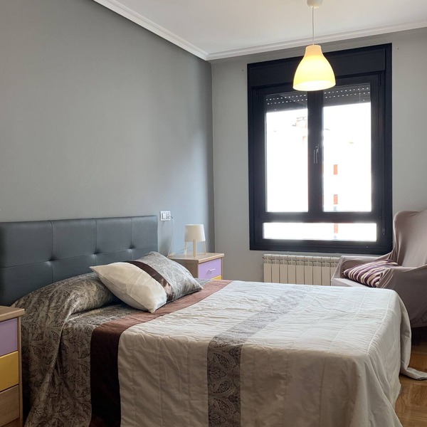 Accommodation for 6 near the coast and Oviedo