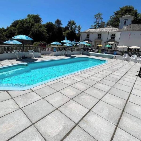 Accommodation for 8, weekly, monthly and early booking discounts available.