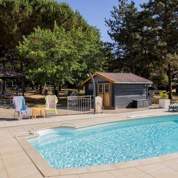 Accommodation for 2 with Pool