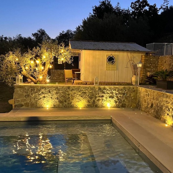 Accommodation in the complete relaxation of nature, minimal with elegant details.