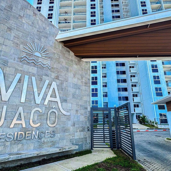 Across from Jacó Beach/8th Floor Mountain View