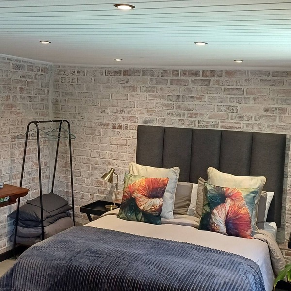 Adorable 1-bedroom cottage in pleasant Paarl for a relaxing stay
