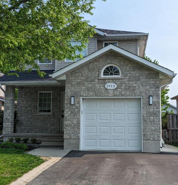 Adorable 4 bed,3 bath house