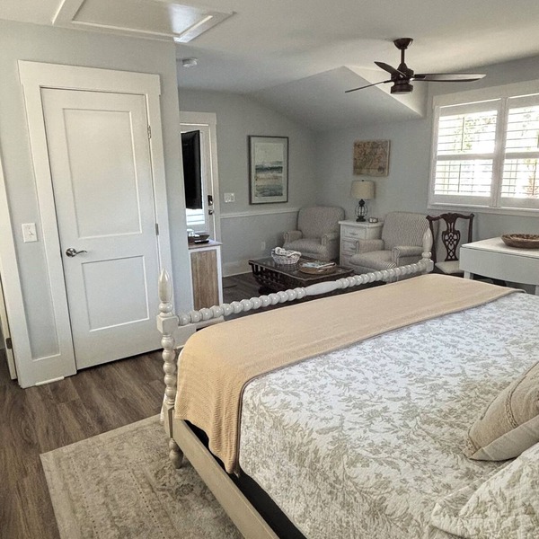 Adorable Bluffton Carriage House — Explore Town by Golf Cart!