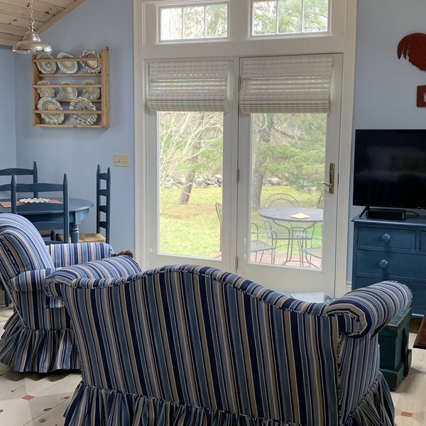 Adorable cottage on Cape Cod's historic Rt 6A