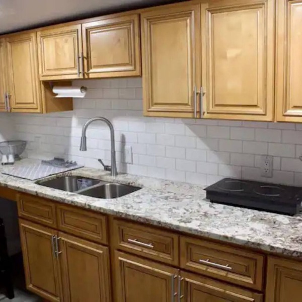 Adorable guest house 10mins to beach and downtown