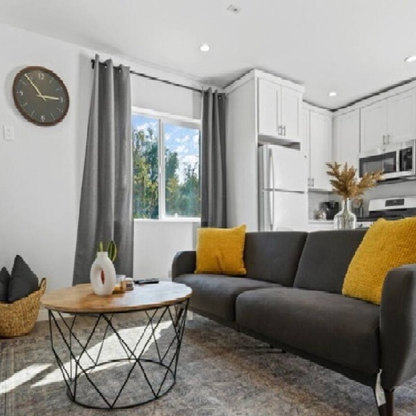 Adorable studio close to DTLA