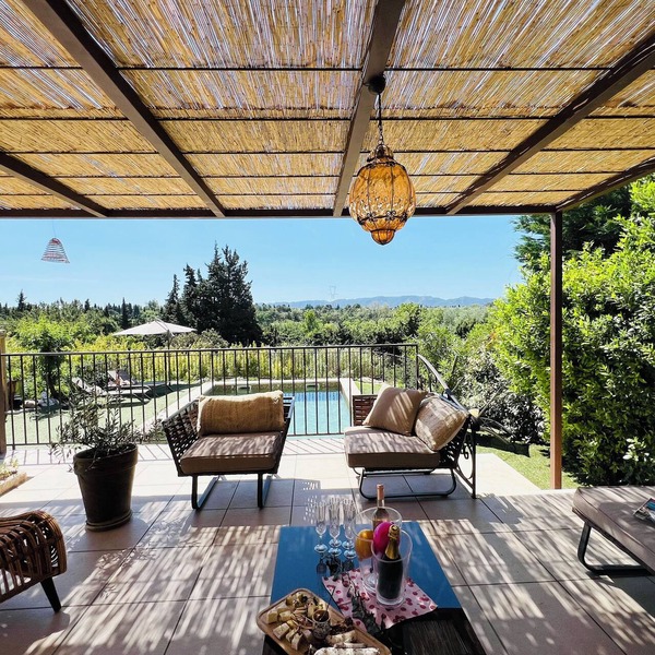 Adorable villa with private swimming pool and a superb view of the mountains
