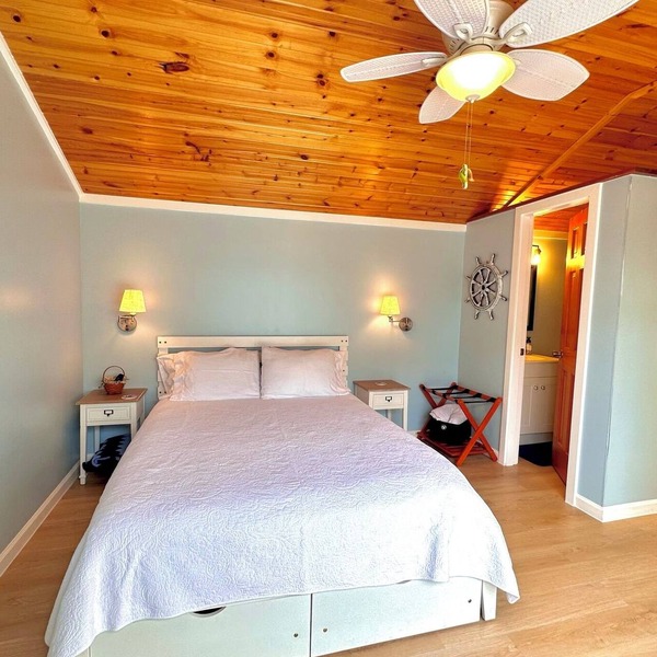 Adorable Waterfront guest house