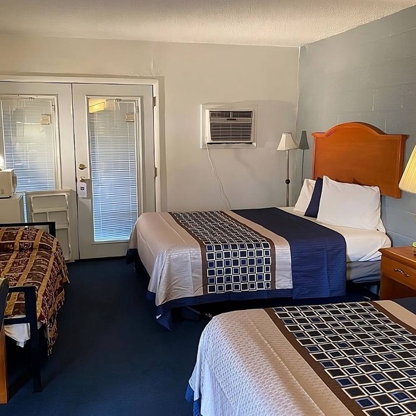 Affordability Meets Comfort at Knights Inn Fairview! 4 Great Units, Free Parking