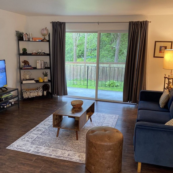 Affordable and Spacious unit 1 block from the Seattle Light Rail!
