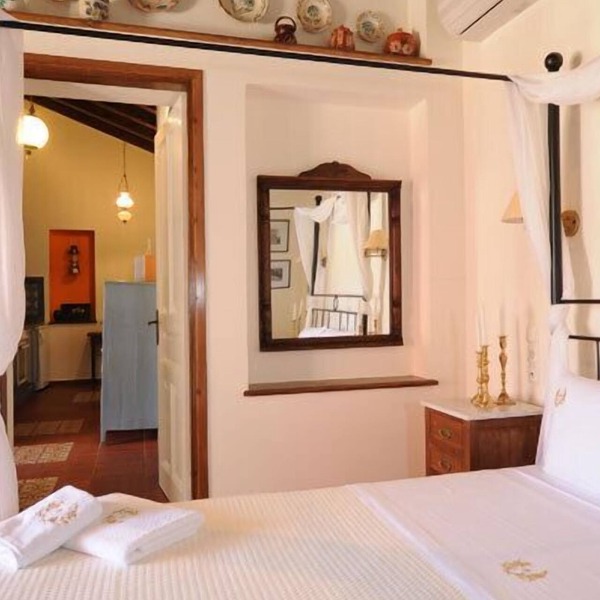 Agapi, A Beautiful small apartment with big veranda, perfect for a couple