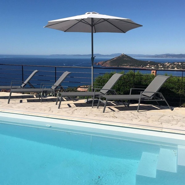 AGAY - Charming villa with heated swimming pool and exceptional sea view