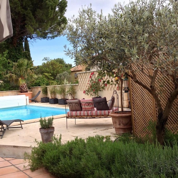 Air-conditioned house with private heated pool - 6 pers - 4 km from Avignon