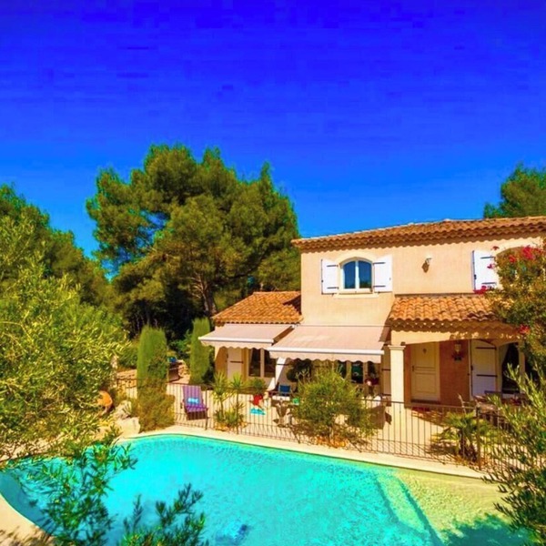 Air-conditioned villa with private pool 5km from Avignon center