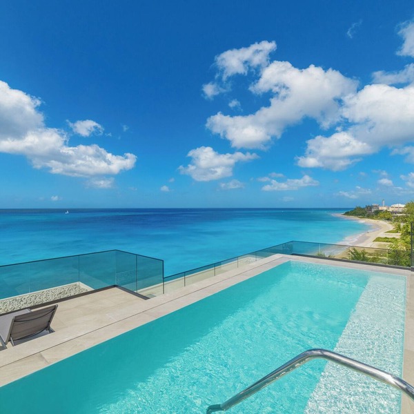 Allure 502. A stunning 2 Bedroom Beachfront Condo with Breathtaking Ocean Views