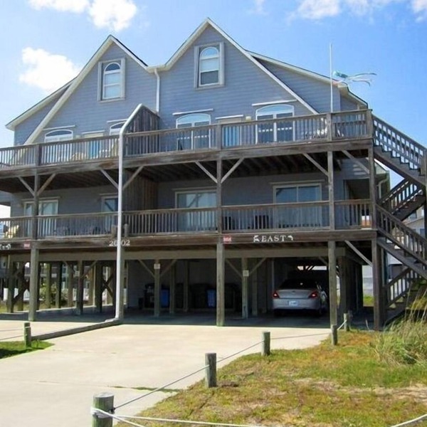 Almost Ocean Front, 2nd Row, Great Ocean Views, Easy Beach Access, Quiet Street