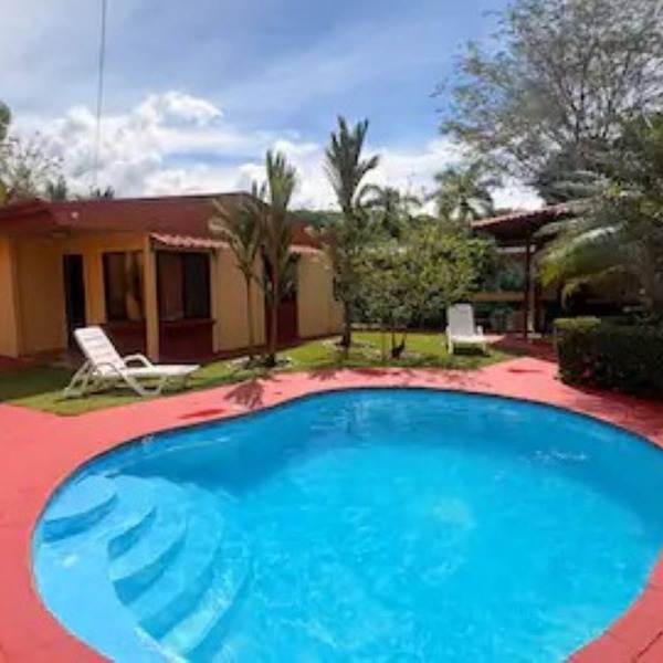 Amazing 2-bedroom apartment with AC in pleasant Uvita