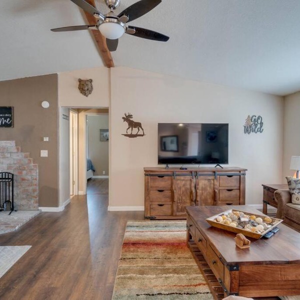 Amazing 3 Bed, 2 Bath Cabin between Flagstaff & Sedona