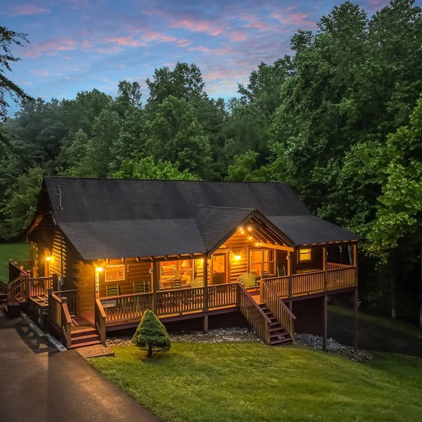 Amazing & beautiful with huge yard for kids to play with outdoor games, fire pit