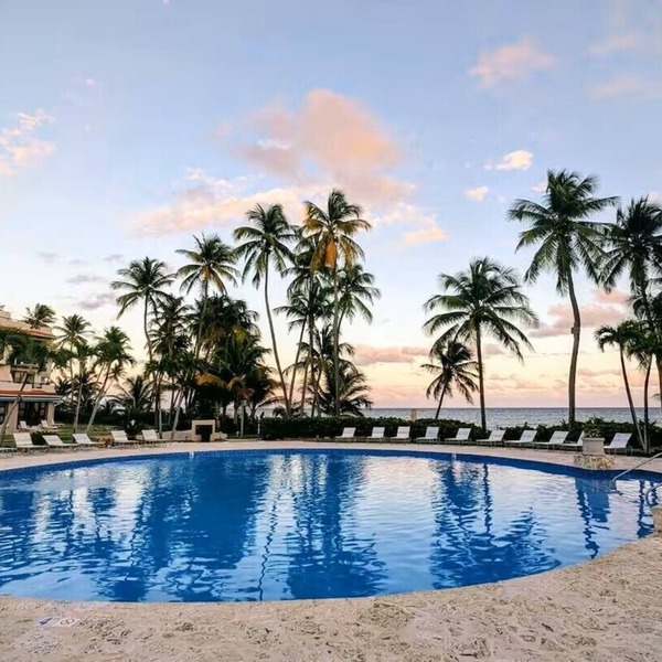 Amazing First Class Oceanfront Condo/The Perfect Getaway/Direct Beach Access