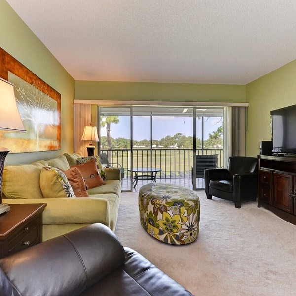 Amazing View - On Golf Course - Near Beaches, Shopping & Restaurants