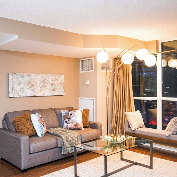 Amazingly Spacious 2-BR Condo in DT Toronto