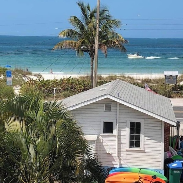 AMI Sunset Beach Gulf View Retreat w/Pool + Decks + WiFi + Dog-friendly