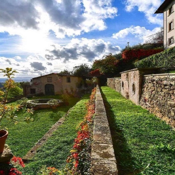 AN EXCEPTIONAL 15TH CENT RENAISSANCE TUSCAN VILLA ON THE FIRST HILLS OF FLORENCE